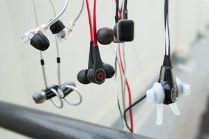 earbuds primary