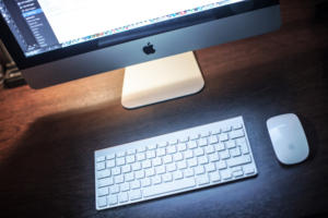 imac desk pexels